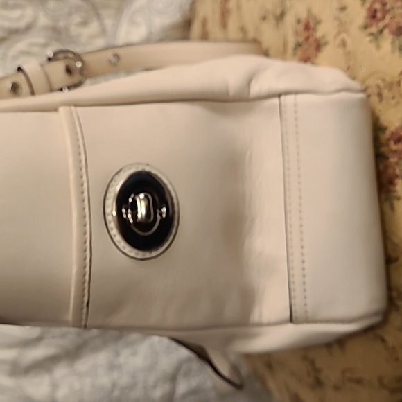 Coach - Picture 7 of 7